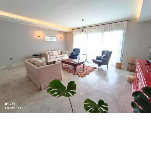 Suna Summer House