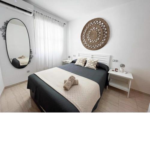 Sunlit apartment Heart of Malaga with free parking