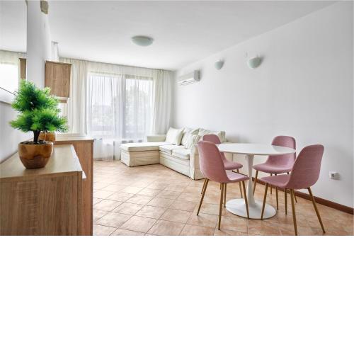 Sunlit Serenity: Cozy Flat in Lozenets + Parking