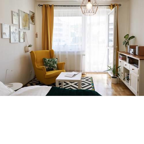 Sunny and quiet apartment close to the city center