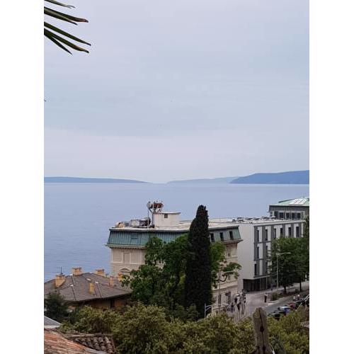 Sunny apartment 150 m from the sea