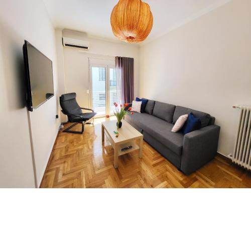 Sunny Apartment for 4 - only 5' walk to Acropolis