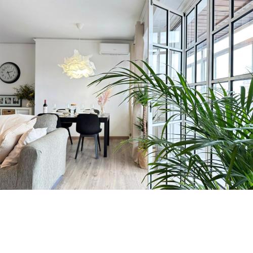 Sunny Apartment in the Port
