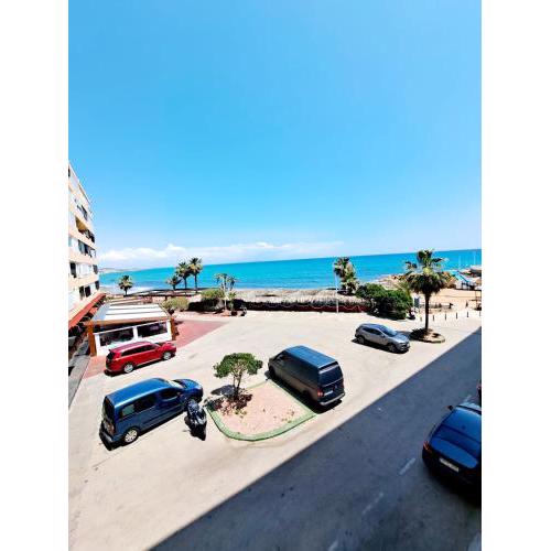 Sunny apartment on the first line of the sea