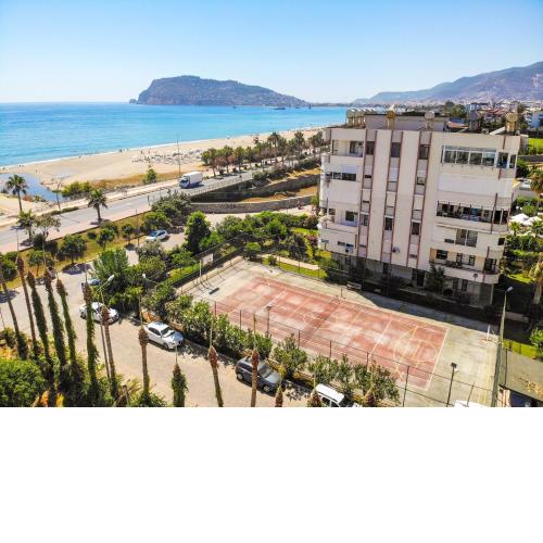 Sunny Apartment with Fabulous Sea View
