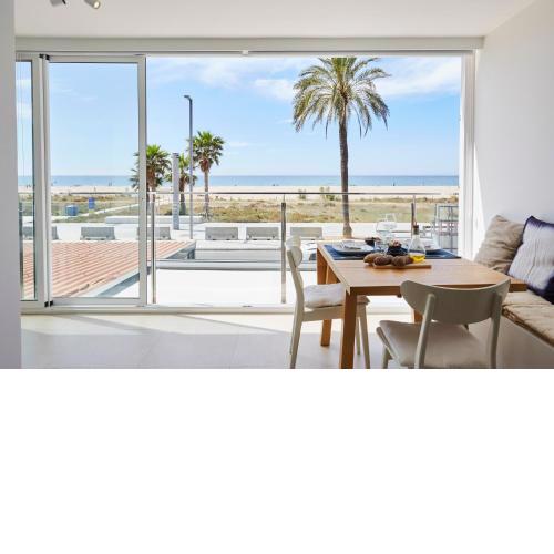 Sunny Beachfront Escape