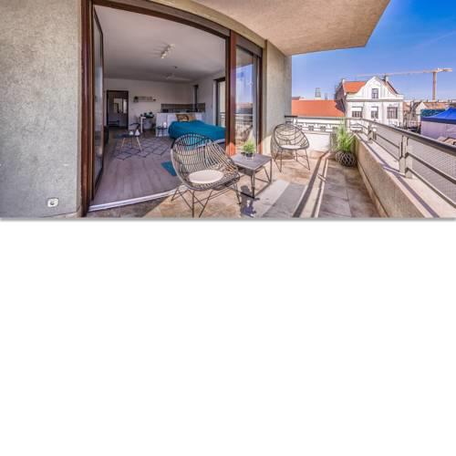 Sunny Deluxe Apt. & Terrace