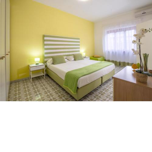 Sunny Flat