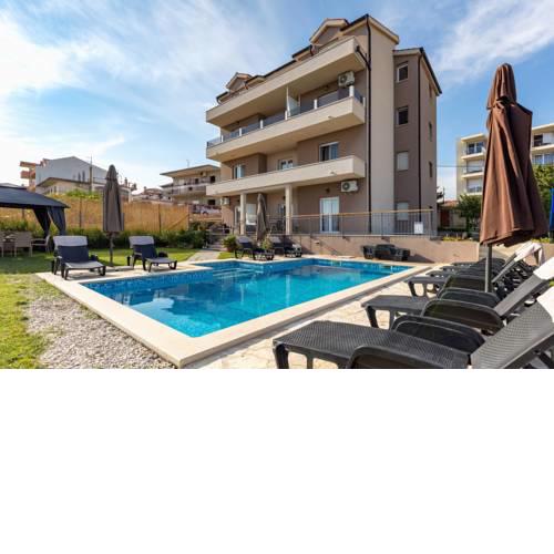Sunny Garden Adria