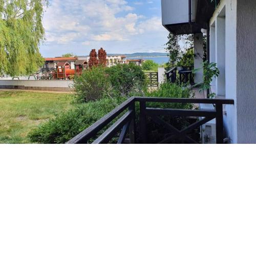 Апартамент Sunny Gradina