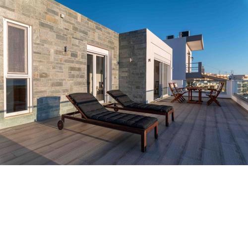 SUNNY HOUSE IN MAKRY GIALOS