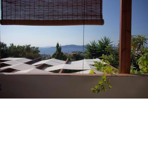 Sunny house, stunning Aegean Sea views.
