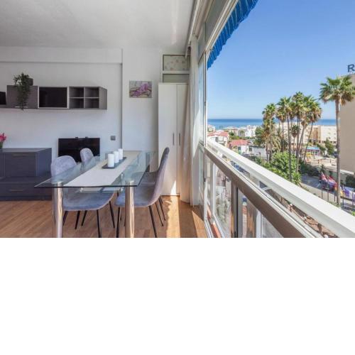 Sunny Seaview Apartment