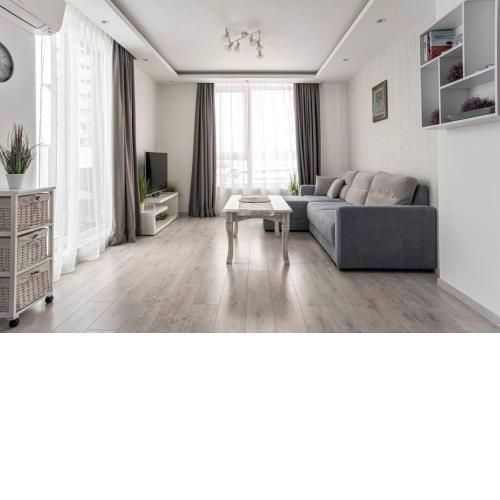 Sunny & Stylish Brand new 2bdr Apartment + Parking