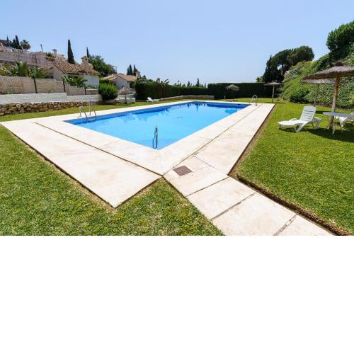 Sunny Tranquility With Pool