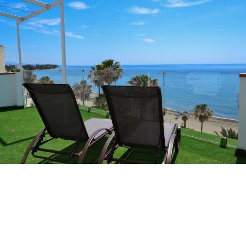 SunnyPalms - Beachfront Penthouse with stunning sea view