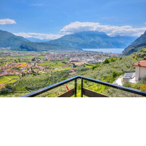 Sunrise On The Garda Lake - Happy Rentals