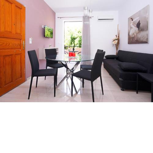 Sunset Apartments & Studios