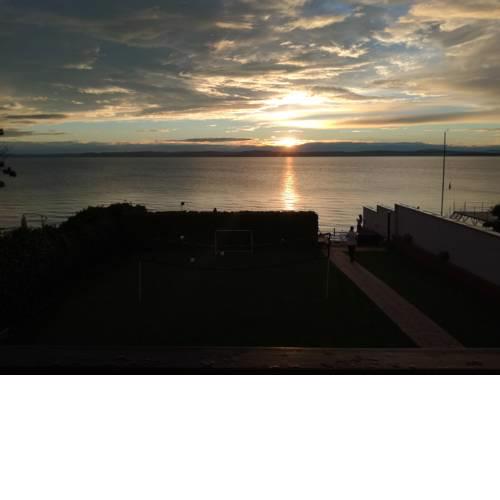 Sunset Beach Apartmanház