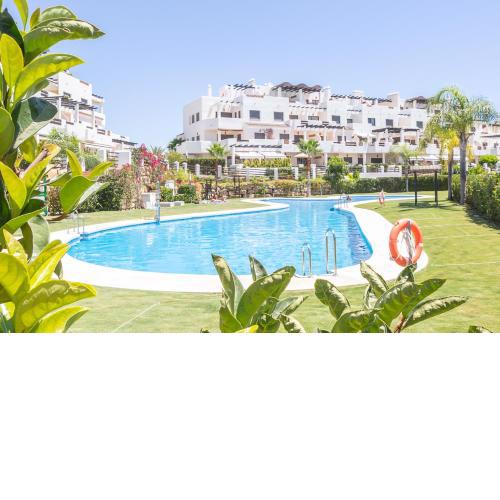 Sunset Golf Groundfloor Shared Pool - Happy Rentals