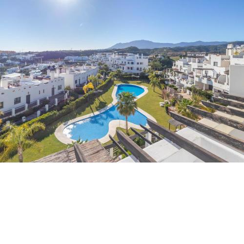 Sunset Sunshine Pool and Golf - Happy Rentals