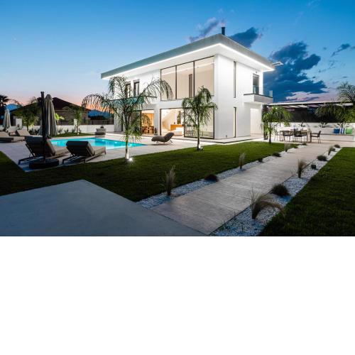 Sunshine Villa
