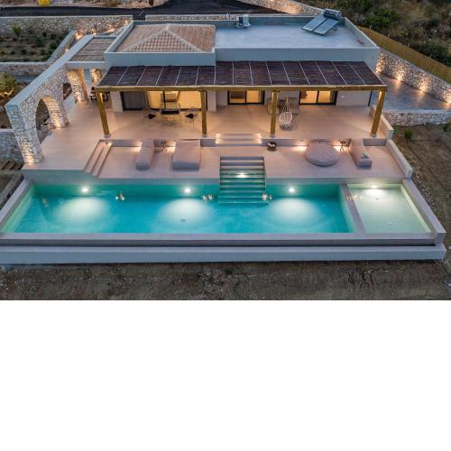 SUOLO di GIOIA Villa with magnificent sea view and infinity pool 18*4m