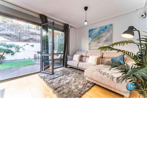 Super Deluxe Villa with FREE Parking Madrid Center