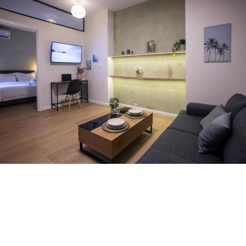 Super Fresh Central 1 Bedroom Lux Apartment