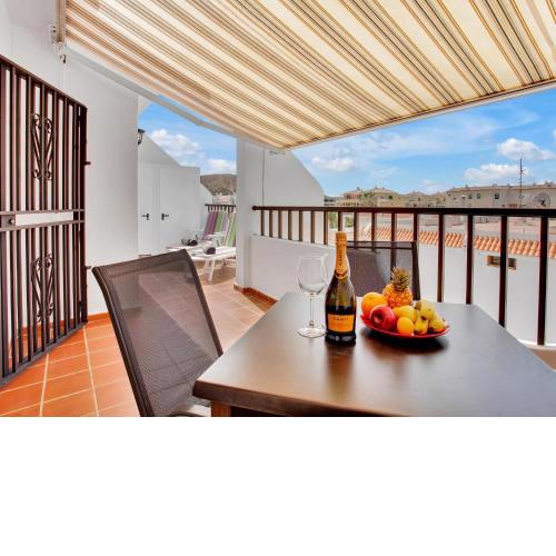 SUPERB FLAT, TERRACE 20m, 2Rooms, Pool, Wi Fi
