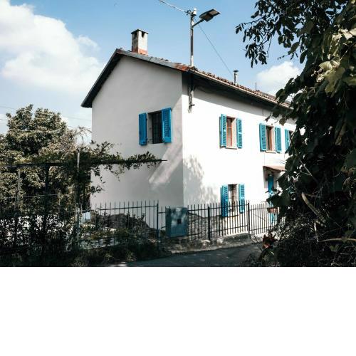 Superb Holiday Home in Piedmont Italy with Fireplace