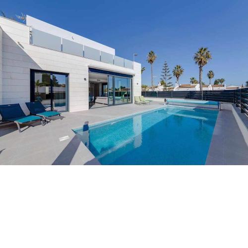 Superb villa with a heated pool