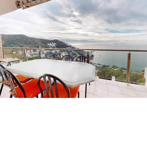 Superbe appartement avec vue mer Canyelles