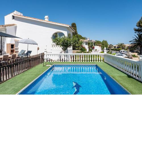 Superbly situated villa 67