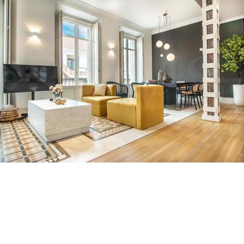 Superior apartment in the historic city center