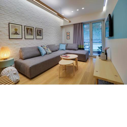 Superior Central Apt|3min to Metro|AC|Netflix|iMac