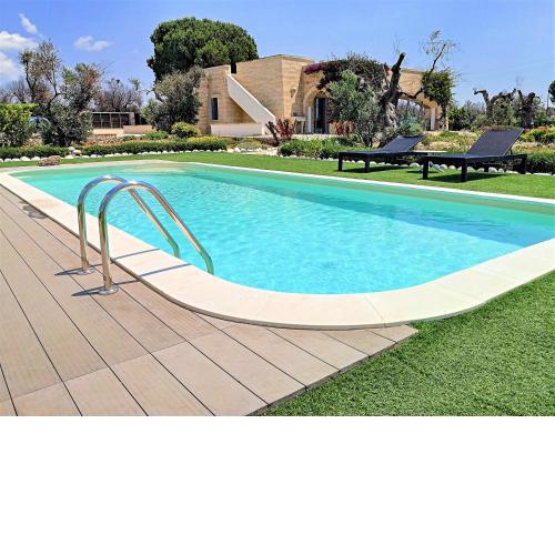 Superior villa with private pool 2km from the sea
