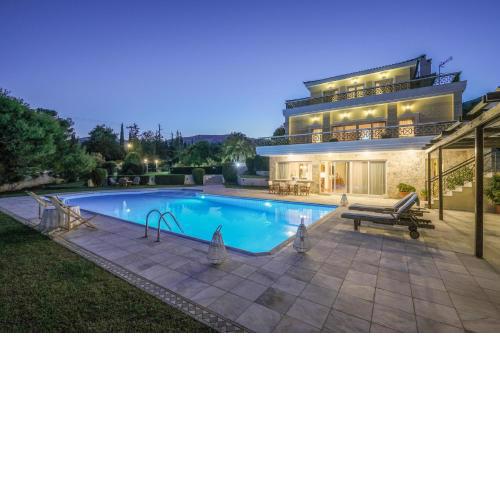 Supreme and Classy Pool Residence