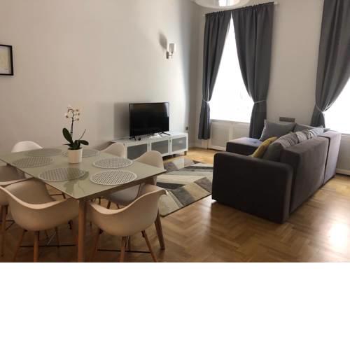 Supreme City Center Apartment
