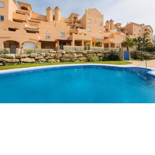 Surf Apartment - Wifi - Parking - Swimming Pool - Patio - Garden