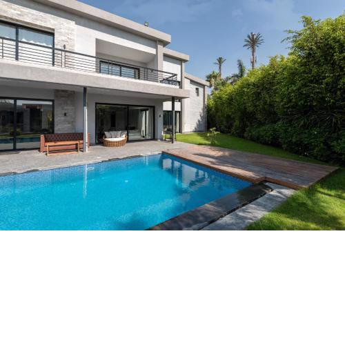 Swanlake Luxurious Villa