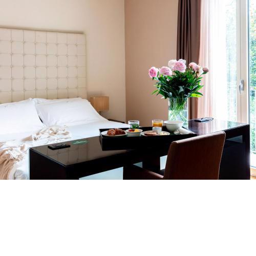 Sweet Hotel