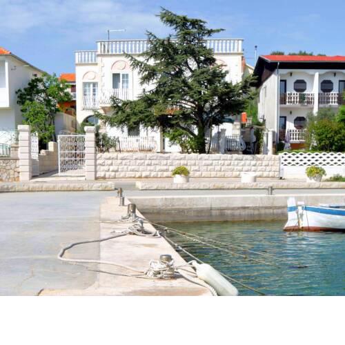 Sweet studio apartment next to sea