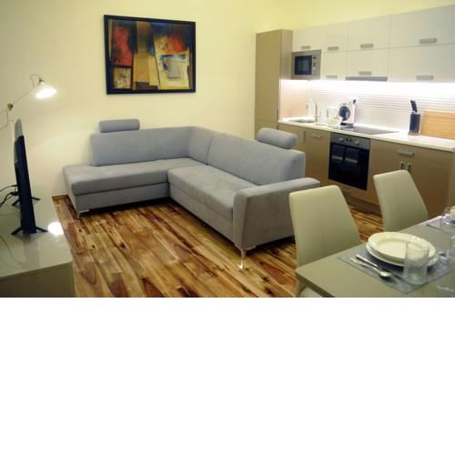 Synagogue Central Apartment