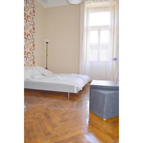 Synagogue Central Guest House