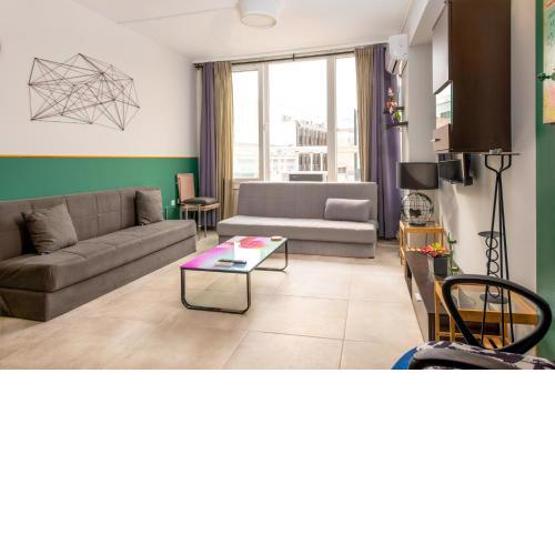 Syntagma metro st. 2 bedrooms 6 pers. flat by MPS