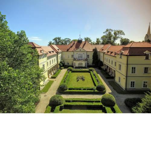 Szidónia Manor House
