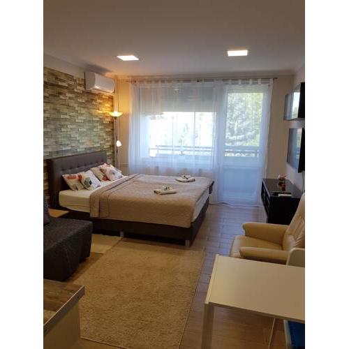 Szikora Apartman, Csopak