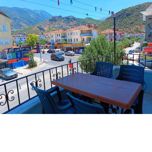 (T-1) Fethiye Merkezde Ferah ve Balkonlu 2+1 Daire