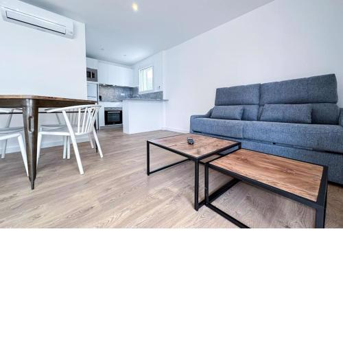T2 A - Best place in Cala-Montgo beach Apartment with 2 Beds, AC & private Parking